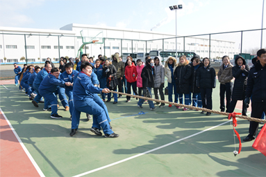 2018年3月8日，公司组织三八妇女节拔河角逐